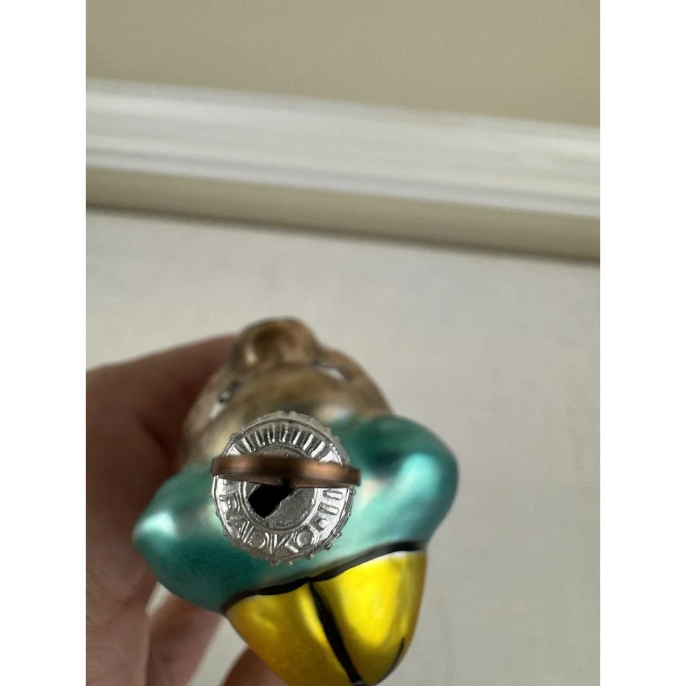 Unbranded vintage hand